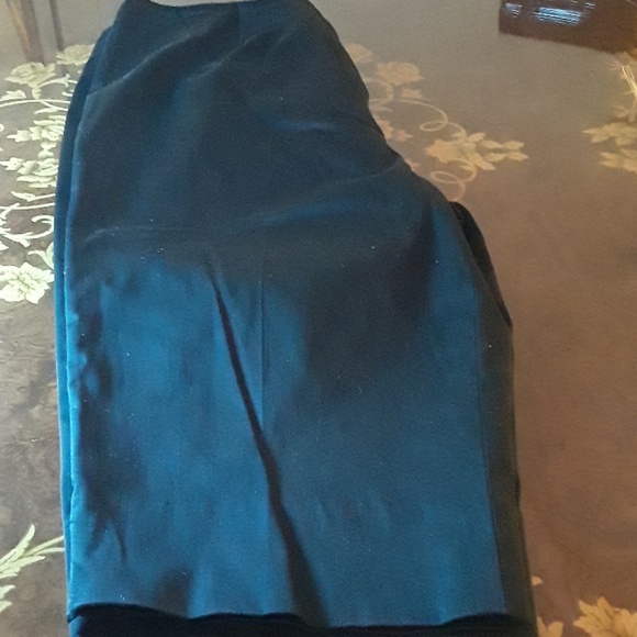 Knee length shorts - Picture 2 of 2